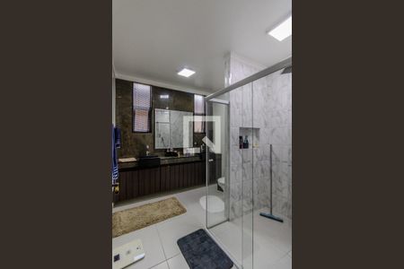 Casa à venda com 450m², 3 quartos e 3 vagasBanheiro da Suíte 1