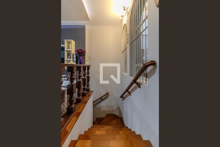 Casa à venda com 450m², 3 quartos e 3 vagasEscada