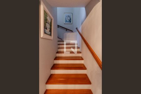 Casa à venda com 450m², 3 quartos e 3 vagasEscada