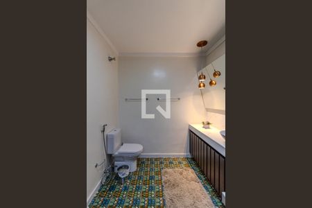 Casa à venda com 450m², 3 quartos e 3 vagasBanheiro da Suíte 2