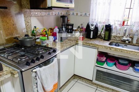 Casa à venda com 203m², 3 quartos e 2 vagas Casa à venda com 203m², 3 quartos e 2 vagasCozinha