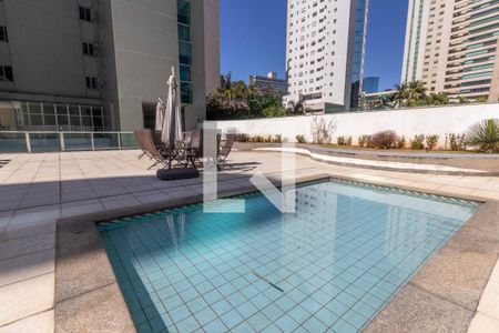 Apartamento à venda com 107m², 3 quartos e 2 vagas Apartamento à venda com 107m², 3 quartos e 2 vagasÁrea comum - Piscina