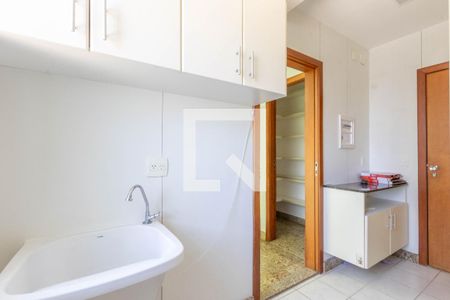 Apartamento à venda com 107m², 3 quartos e 2 vagas Apartamento à venda com 107m², 3 quartos e 2 vagasÁrea de Serviço