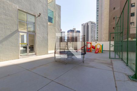 Apartamento à venda com 107m², 3 quartos e 2 vagas Apartamento à venda com 107m², 3 quartos e 2 vagasÁrea comum - Playground