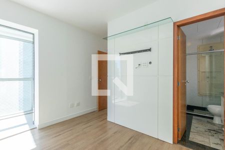 Apartamento à venda com 107m², 3 quartos e 2 vagas Apartamento à venda com 107m², 3 quartos e 2 vagasQuarto Suíte