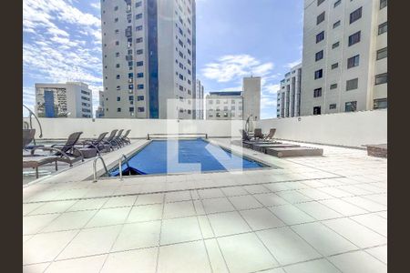 Apartamento à venda com 107m², 3 quartos e 2 vagas Apartamento à venda com 107m², 3 quartos e 2 vagasÁrea comum - Piscina