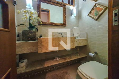 Casa à venda com 320m², 5 quartos e 4 vagaslavabo