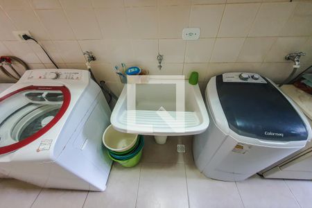 Casa à venda com 320m², 5 quartos e 4 vagasÁrea de Serviço