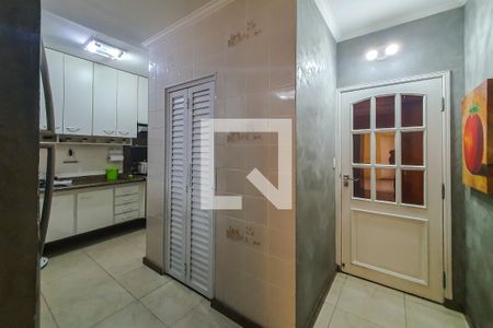 Casa à venda com 320m², 5 quartos e 4 vagascozinha
