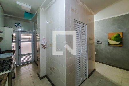 Casa à venda com 320m², 5 quartos e 4 vagascozinha