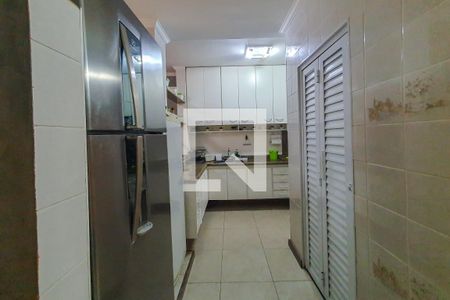 Casa à venda com 320m², 5 quartos e 4 vagascozinha