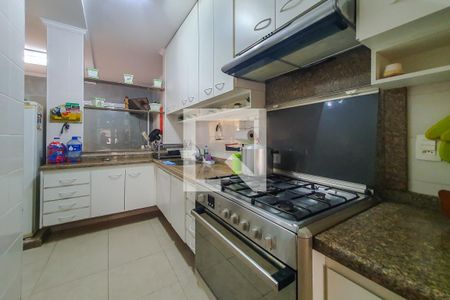 Casa à venda com 320m², 5 quartos e 4 vagascozinha