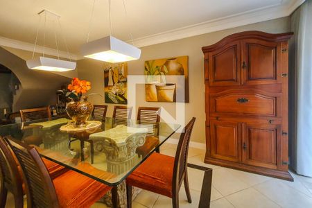 Casa à venda com 320m², 5 quartos e 4 vagasSala de Jantar