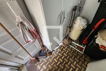 Apartamento à venda com 215m², 3 quartos e sem vaga Apartamento à venda com 215m², 3 quartos e sem vagaQuarto de Serviço