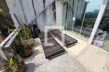 Apartamento à venda com 215m², 3 quartos e sem vaga Apartamento à venda com 215m², 3 quartos e sem vagaTerraço