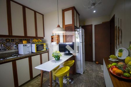 Apartamento à venda com 90m², 2 quartos e 1 vagaCozinha e Área de Serviço
