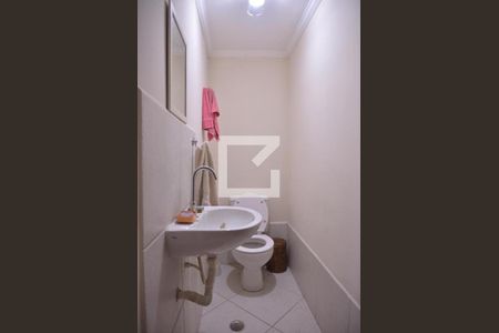 Casa à venda com 205m², 3 quartos e 3 vagasBanheiro externo