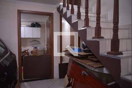 Casa à venda com 205m², 3 quartos e 3 vagasEscada