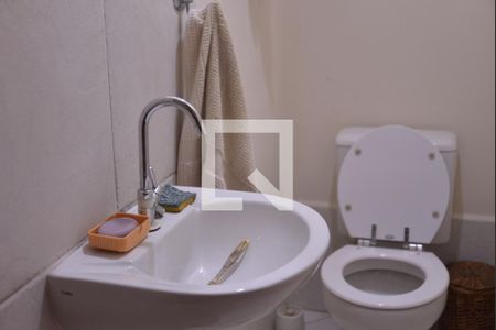 Casa à venda com 205m², 3 quartos e 3 vagasBanheiro externo