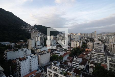 Apartamento à venda com 197m², 3 quartos e 2 vagas Apartamento à venda com 197m², 3 quartos e 2 vagasVista