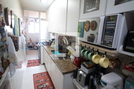 Apartamento à venda com 197m², 3 quartos e 2 vagas Apartamento à venda com 197m², 3 quartos e 2 vagasCozinha