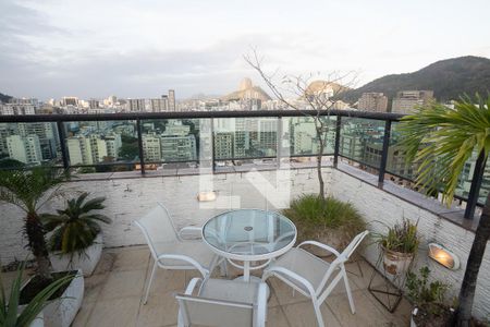 Apartamento à venda com 197m², 3 quartos e 2 vagas Apartamento à venda com 197m², 3 quartos e 2 vagasÁrea comum