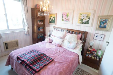 Apartamento à venda com 197m², 3 quartos e 2 vagas Apartamento à venda com 197m², 3 quartos e 2 vagasQuarto 1