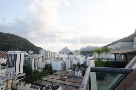 Apartamento à venda com 197m², 3 quartos e 2 vagas Apartamento à venda com 197m², 3 quartos e 2 vagasVista