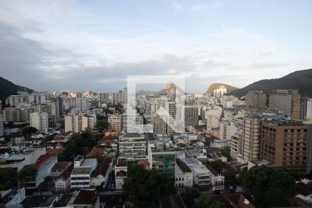 Apartamento à venda com 197m², 3 quartos e 2 vagas Apartamento à venda com 197m², 3 quartos e 2 vagasVista