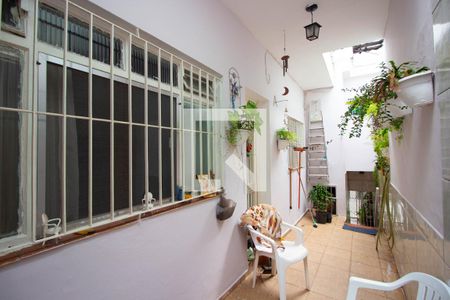 Casa à venda com 180m², 3 quartos e 2 vagas Casa à venda com 180m², 3 quartos e 2 vagasCorredor