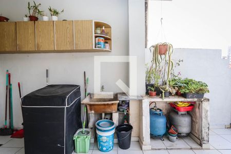 Casa à venda com 199m², 4 quartos e 8 vagas Casa à venda com 199m², 4 quartos e 8 vagasQuintal casa 1