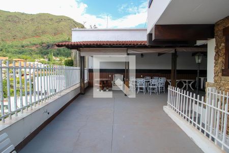 Casa à venda com 170m², 6 quartos e 20 vagasÁrea Externa