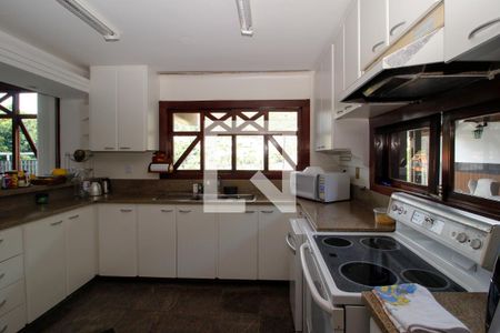 Casa à venda com 170m², 6 quartos e 20 vagasCozinha