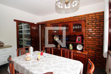 Casa à venda com 170m², 6 quartos e 20 vagasSala