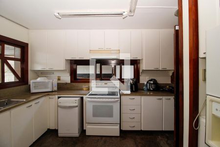 Casa à venda com 170m², 6 quartos e 20 vagasCozinha