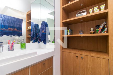 Apartamento à venda com 102m², 2 quartos e 2 vagas Apartamento à venda com 102m², 2 quartos e 2 vagasBanheiro da Suíte 1