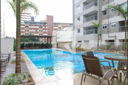Apartamento à venda com 102m², 2 quartos e 2 vagas Apartamento à venda com 102m², 2 quartos e 2 vagasÁrea comum - Piscina
