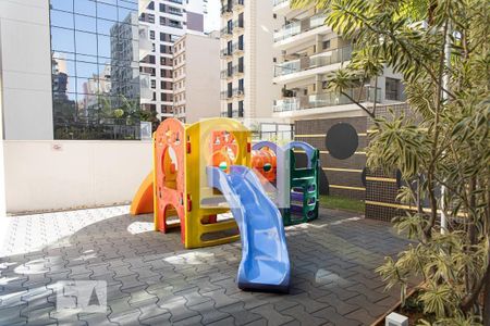 Apartamento à venda com 102m², 2 quartos e 2 vagas Apartamento à venda com 102m², 2 quartos e 2 vagasÁrea comum - Playground