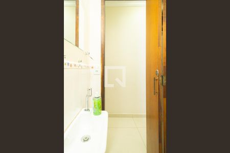 Casa à venda com 170m², 4 quartos e 2 vagas Casa à venda com 170m², 4 quartos e 2 vagasLavabo