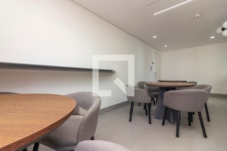 Apartamento para alugar com 28m², 1 quarto e sem vagaÁrea comum - Sala de reunião