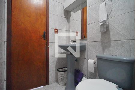 Casa à venda com 82m², 3 quartos e 2 vagas Casa à venda com 82m², 3 quartos e 2 vagasBanheiro