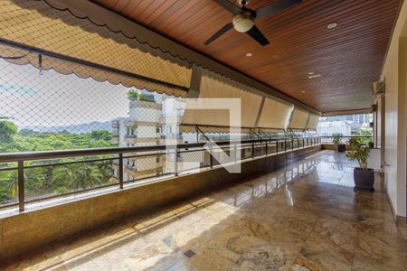 Varanda de apartamento para alugar com 4 quartos, 230m² em Barra da Tijuca, Rio de Janeiro