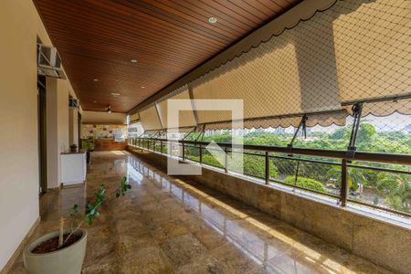 Varanda de apartamento para alugar com 4 quartos, 230m² em Barra da Tijuca, Rio de Janeiro