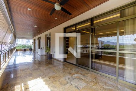 Varanda de apartamento para alugar com 4 quartos, 230m² em Barra da Tijuca, Rio de Janeiro