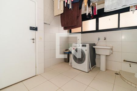 Apartamento à venda com 184m², 3 quartos e 4 vagas Apartamento à venda com 184m², 3 quartos e 4 vagasÁrea de Serviço