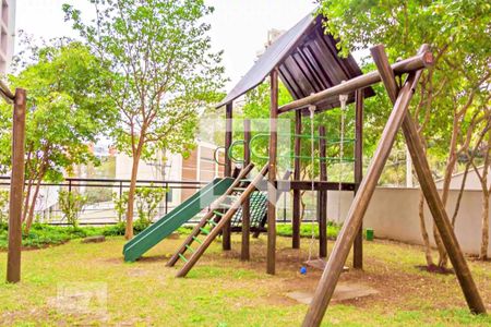 Apartamento à venda com 184m², 3 quartos e 4 vagas Apartamento à venda com 184m², 3 quartos e 4 vagasÁrea comum - Playground