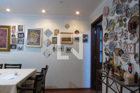 Casa à venda com 237m², 4 quartos e sem vagaSala