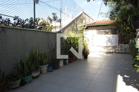 Casa à venda com 237m², 4 quartos e sem vagaQuintal