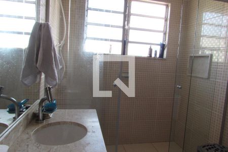 Casa à venda com 237m², 4 quartos e sem vagaBanheiro 2