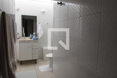 Casa à venda com 237m², 4 quartos e sem vagaBanheiro